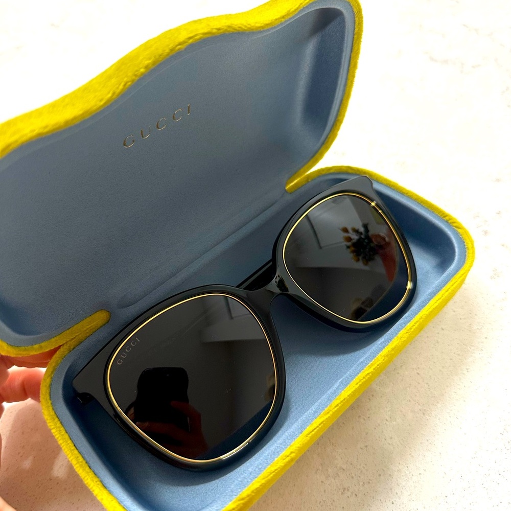 GUCCI Black Sunglasses